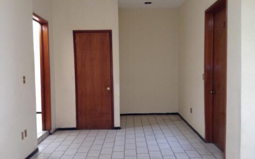 RENTA DE OFICINAS EN CENTRO DE APATZINGÁN.