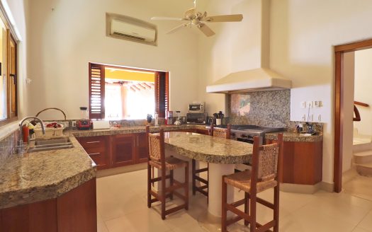 RESIDENCIA EN VENTA ARCANO IXTAPA , ZIHUATANEJO