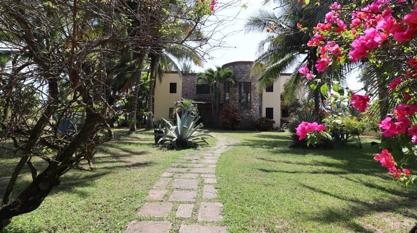 RESIDENCIA EN VENTA EN PLAYA AZUL