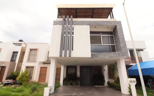 CASA EN VENTA EN MORELIA