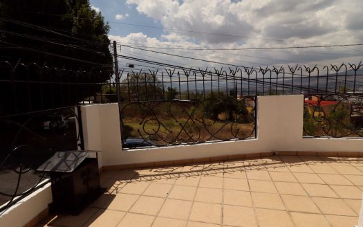 CASA EN VENTA AL SUR DE LA CIUDAD DE MORELIA, ZONA SANTA MARÍA