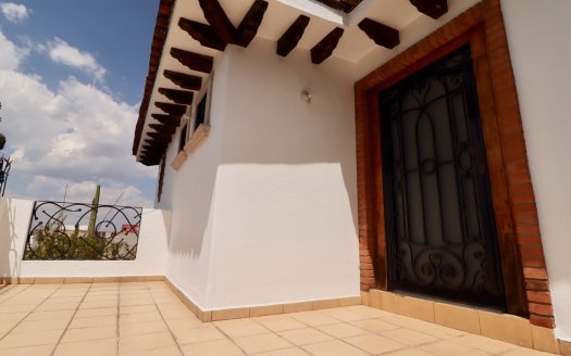 CASA EN VENTA AL SUR DE LA CIUDAD DE MORELIA, ZONA SANTA MARÍA