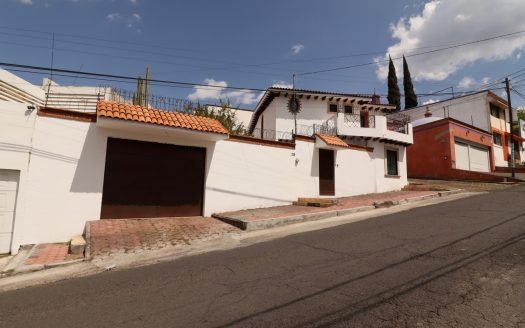 CASA EN VENTA AL SUR DE LA CIUDAD DE MORELIA, ZONA SANTA MARÍA