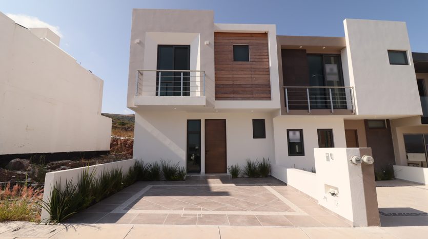 CASA EN VENTA EN CAÑADAS DEL BOSQUE