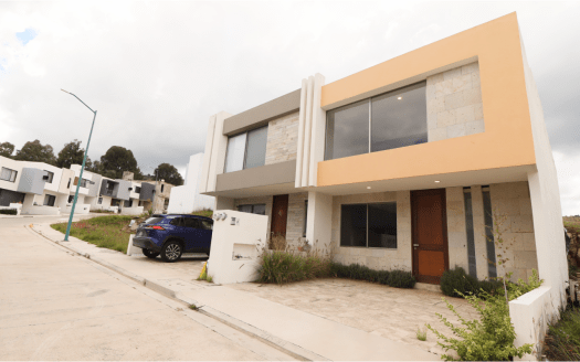 CASA EN VENTA EN CAÑADAS TRES MARÍAS