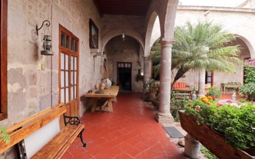 SE VENDE CASONA EN MORELIA, CENTRO HISTÓRICO.