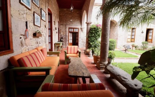 SE VENDE CASONA EN MORELIA, CENTRO HISTÓRICO.