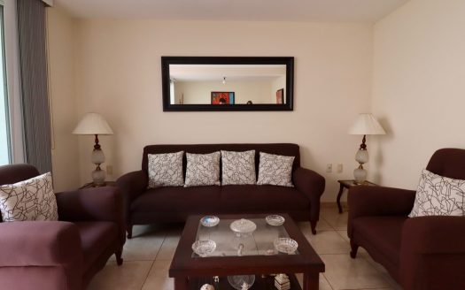 CASA EN VENTA EN MORELIA, FRACC. JARDINES DE VISTA BELLA.
