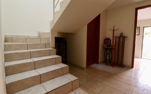 CASA EN VENTA EN MORELIA, FRACC. JARDINES DE VISTA BELLA.