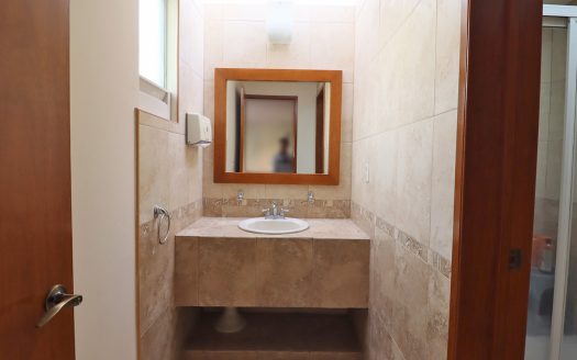 CASA EN VENTA EN MORELIA, FRACC. JARDINES DE VISTA BELLA.