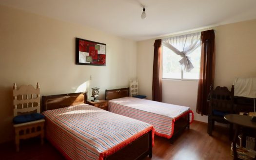 CASA EN VENTA EN MORELIA, FRACC. JARDINES DE VISTA BELLA.