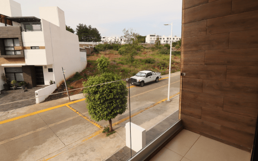 Casa en Venta en Altozano, Morelia. Con Acceso a Cancha de Padel.