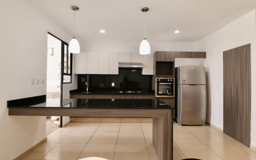 Casa en Venta en Altozano, Morelia. Con Acceso a Cancha de Padel.