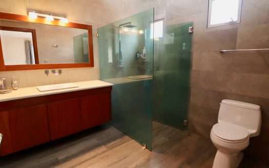 CASA EN VENTA EN MORELIA, RESIDENCIAL BUGAMBILIAS