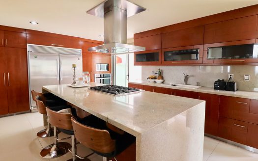 CASA EN VENTA EN MORELIA, RESIDENCIAL BUGAMBILIAS