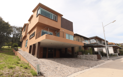 CASA EN VENTA EN MORELIA