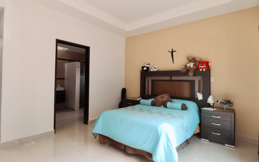CASA EN VENTA EN MORELIA, CLUB DE GOLF ALTOZANO