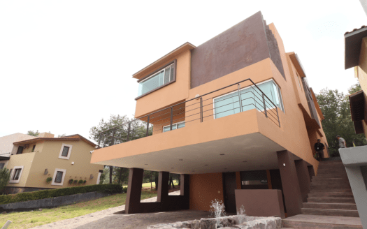 CASA EN VENTA EN MORELIA, CLUB DE GOLF ALTOZANO