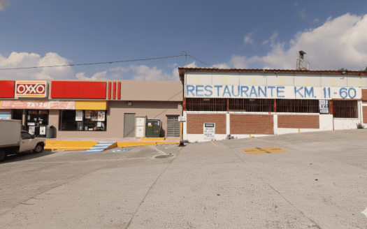 HOTEL, RESTAURANTE Y LOCAL EN VENTA SOBRE AUTOPISTA PÁTZCUARO-CUITZEO