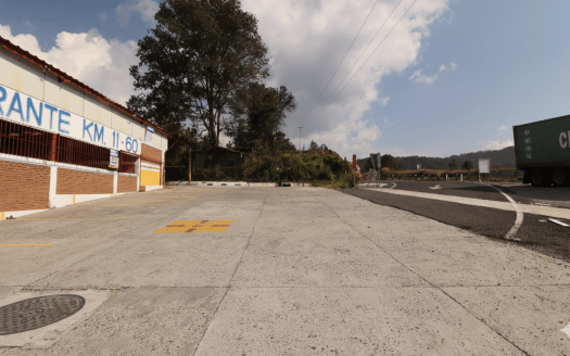 HOTEL, RESTAURANTE Y LOCAL EN VENTA SOBRE AUTOPISTA PÁTZCUARO-CUITZEO