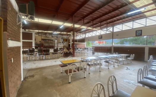 HOTEL, RESTAURANTE Y LOCAL EN VENTA SOBRE AUTOPISTA PÁTZCUARO-CUITZEO