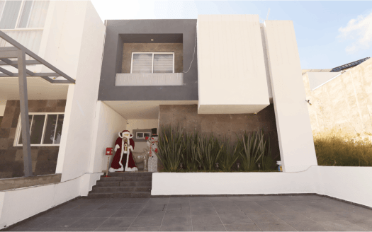 CASA EN VENTA EN MORELIA