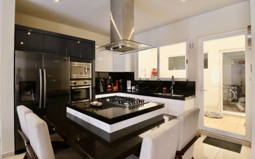 CASA EN VENTA PASEO DEL PARQUE, TRES MARÍAS, MORELIA