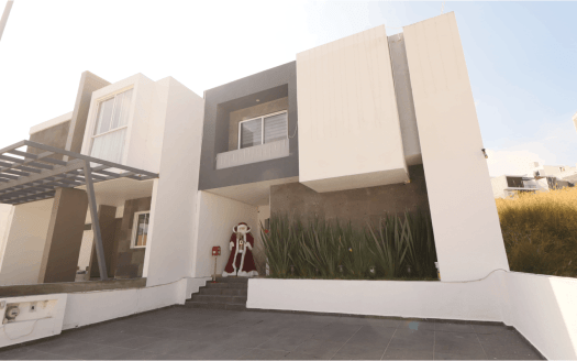 CASA EN VENTA PASEO DEL PARQUE, TRES MARÍAS, MORELIA