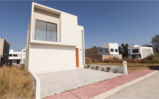 CASA EN VENTA EN MORELIA, FRACC. LAS MARIANAS, ZONA CAMPESTRE DEL VERGEL