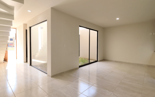 CASA EN VENTA EN MORELIA, FRACC. LAS MARIANAS, ZONA CAMPESTRE DEL VERGEL