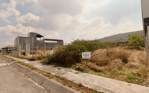 TERRENO EN VENTA TRES MARÍAS, FRACC. COLINAS DEL SOL