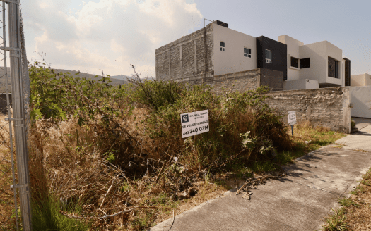 TERRENO EN VENTA TRES MARÍAS, FRACC. COLINAS DEL SOL