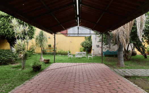 TERRENO / SALÓN DE FIESTAS EN VENTA EN MORELIA, AV. QUINCEO