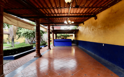 TERRENO / SALÓN DE FIESTAS EN VENTA EN MORELIA, AV. QUINCEO