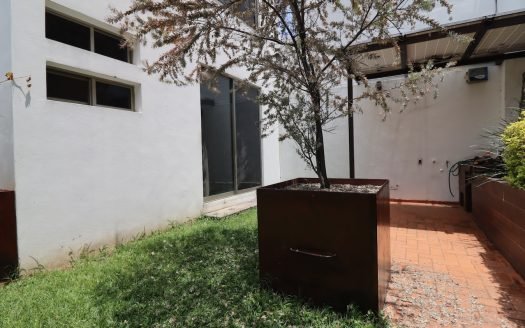 CASA EN VENTA COL. BOSQUE CAMELINAS