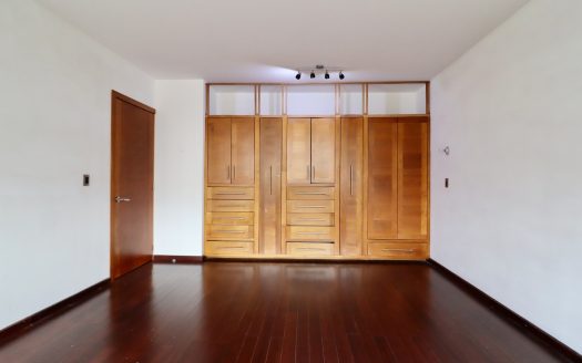 CASA EN VENTA COL. BOSQUE CAMELINAS