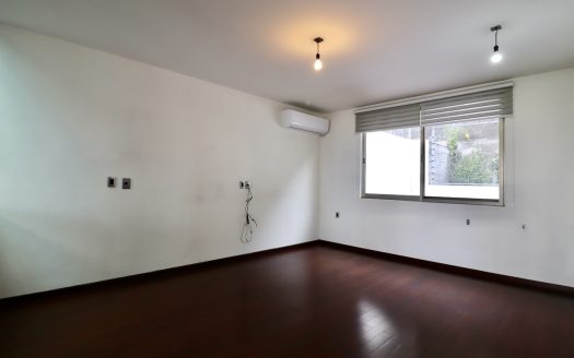 CASA EN VENTA COL. BOSQUE CAMELINAS