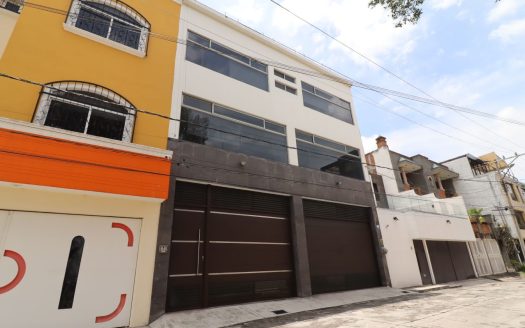 CASA EN VENTA COL. BOSQUE CAMELINAS