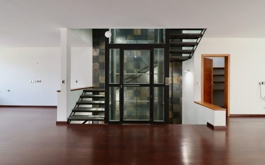 CASA EN VENTA COL. BOSQUE CAMELINAS