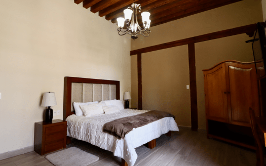 HOTEL CON ESTACIONAMIENTO EN VENTA EN PÁTZCUARO, CENTRO HISTÓRICO