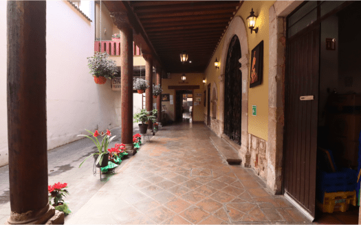 HOTEL CON ESTACIONAMIENTO EN VENTA EN PÁTZCUARO, CENTRO HISTÓRICO