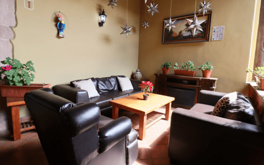 HOTEL CON ESTACIONAMIENTO EN VENTA EN PÁTZCUARO, CENTRO HISTÓRICO