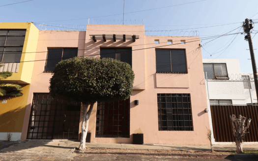 CASA EN VENTA EN MORELIA