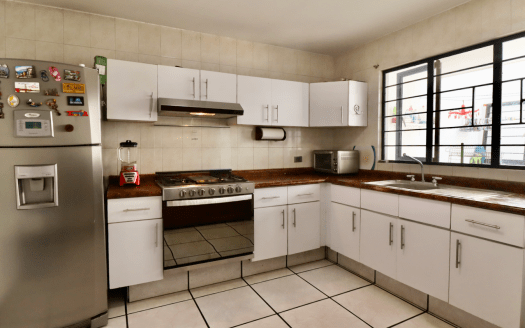 CASA EN VENTA EN MORELIA, LÁZARO CÁRDENAS (ZONA LAS TIJERAS)