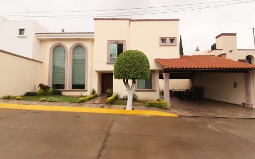 CASA EN VENTA EN MORELIA