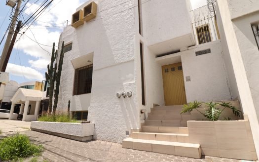 EDIFICIO EN RENTA SOBRE AV. ACUEDUCTO, EN MORELIA