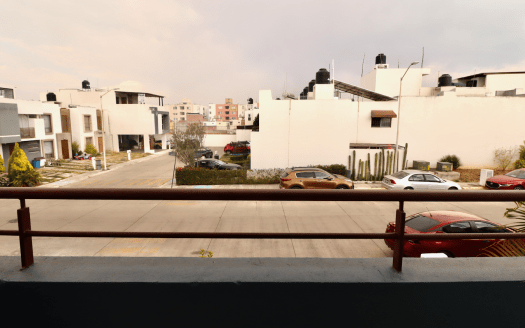 CASA EN VENTA EN MORELIA, FRACC. PUERTA NOGAL