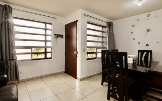 CASA EN VENTA EN MORELIA, FRACC. PUERTA NOGAL