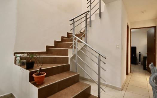 CASA EN VENTA EN MORELIA, FRACC. PUERTA NOGAL