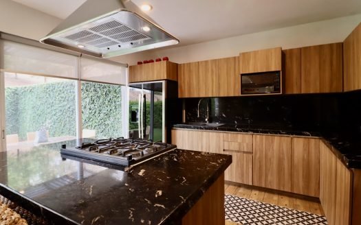 CASA EN VENTA ZONA BOSQUES TRES MARÍAS